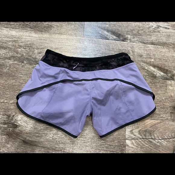 Lululemon groovy run shorts - Picture 2 of 2